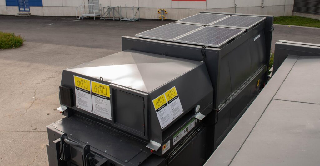 Europress Group's operations aim to promote sustainable development, so CombiMax SMARTSolar waste compactor are powered by the solar panel.