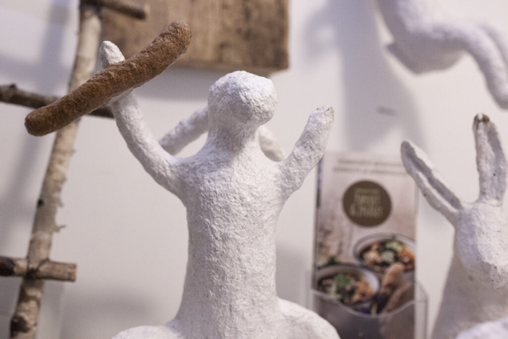Bunnies made of paper pulp have adventures in the Gary Renegade's advertisements